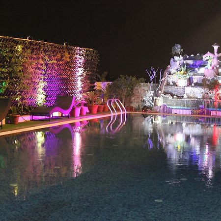Xenious World Square Hotel Ghaziabad Eksteriør bilde