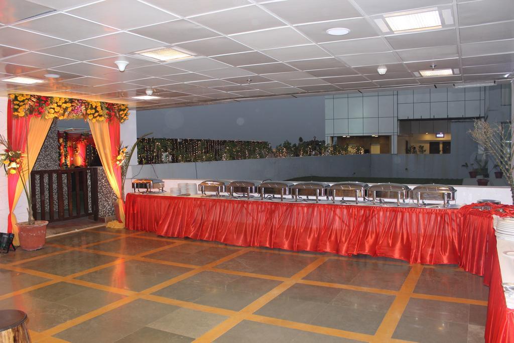 Xenious World Square Hotel Ghaziabad Eksteriør bilde