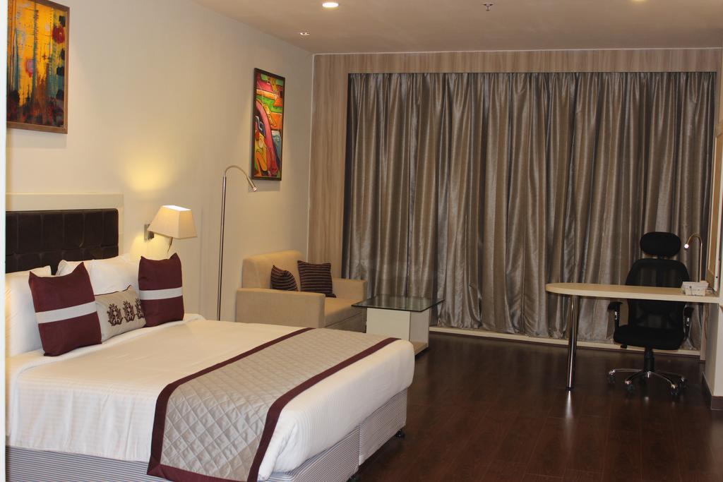 Xenious World Square Hotel Ghaziabad Eksteriør bilde