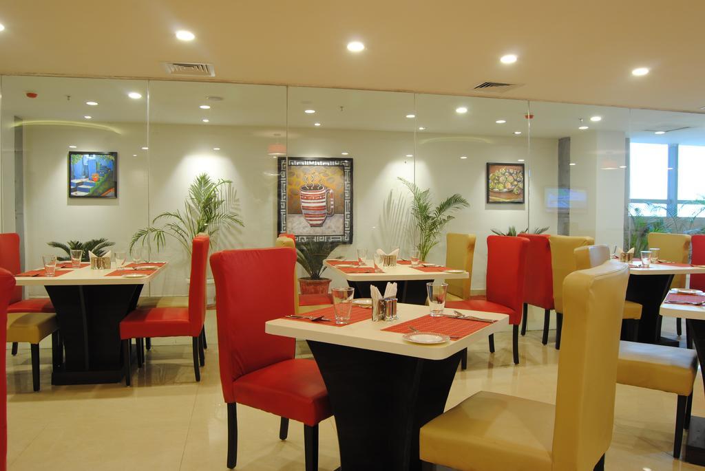 Xenious World Square Hotel Ghaziabad Eksteriør bilde