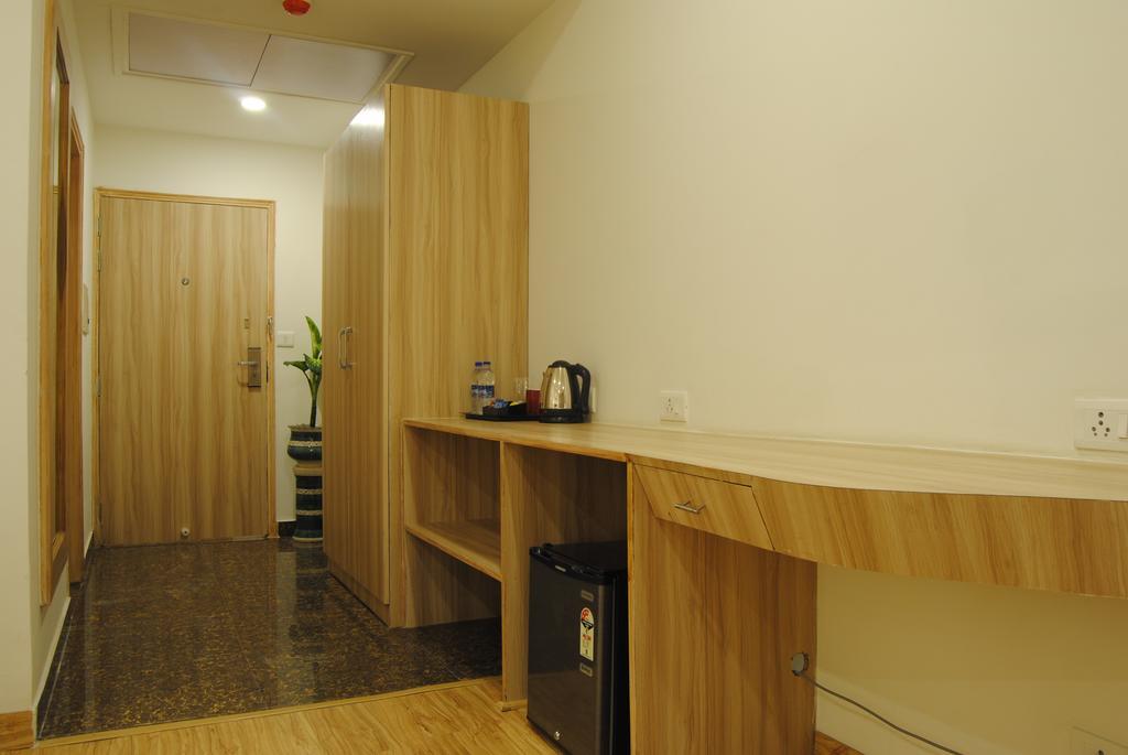 Xenious World Square Hotel Ghaziabad Eksteriør bilde