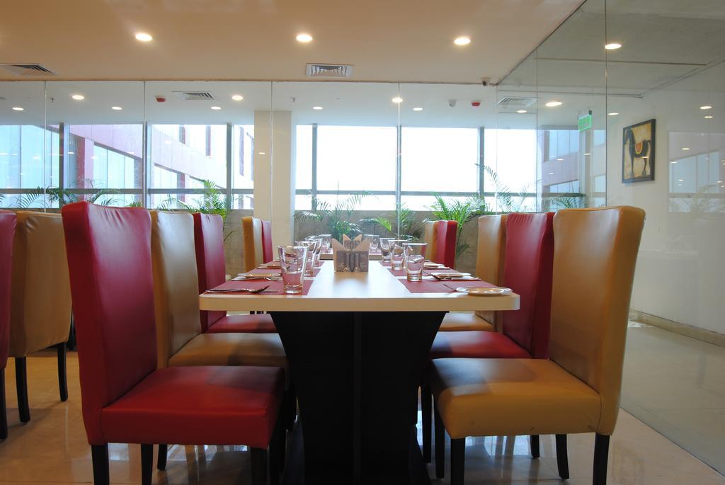 Xenious World Square Hotel Ghaziabad Eksteriør bilde