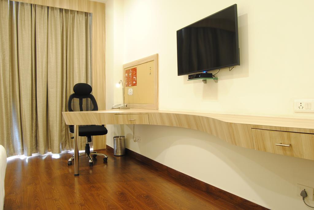 Xenious World Square Hotel Ghaziabad Eksteriør bilde