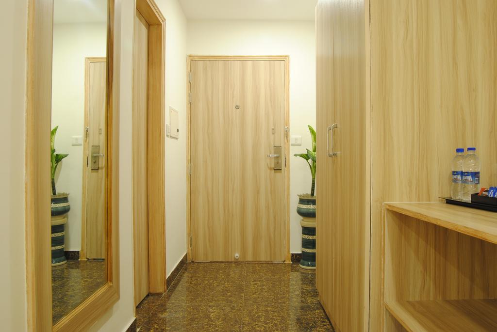 Xenious World Square Hotel Ghaziabad Eksteriør bilde