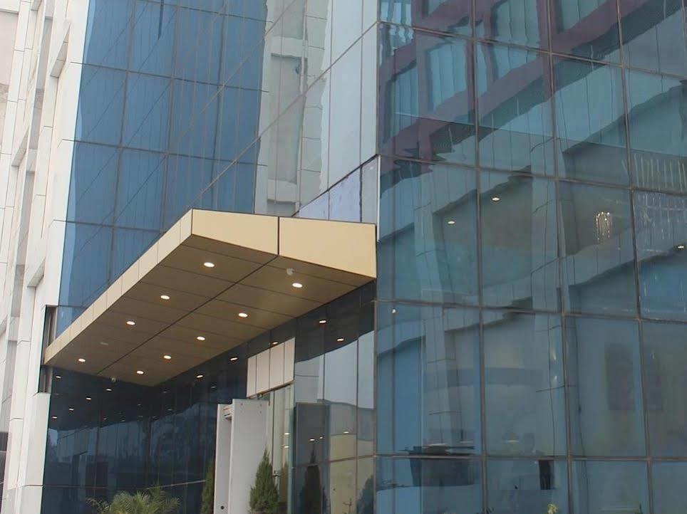 Xenious World Square Hotel Ghaziabad Eksteriør bilde